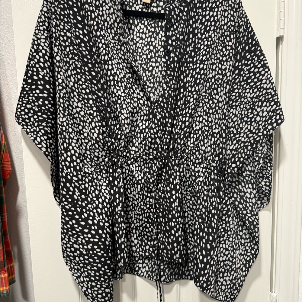 MICHAEL Michael Kors Black and White Patterned Blouse Sz M